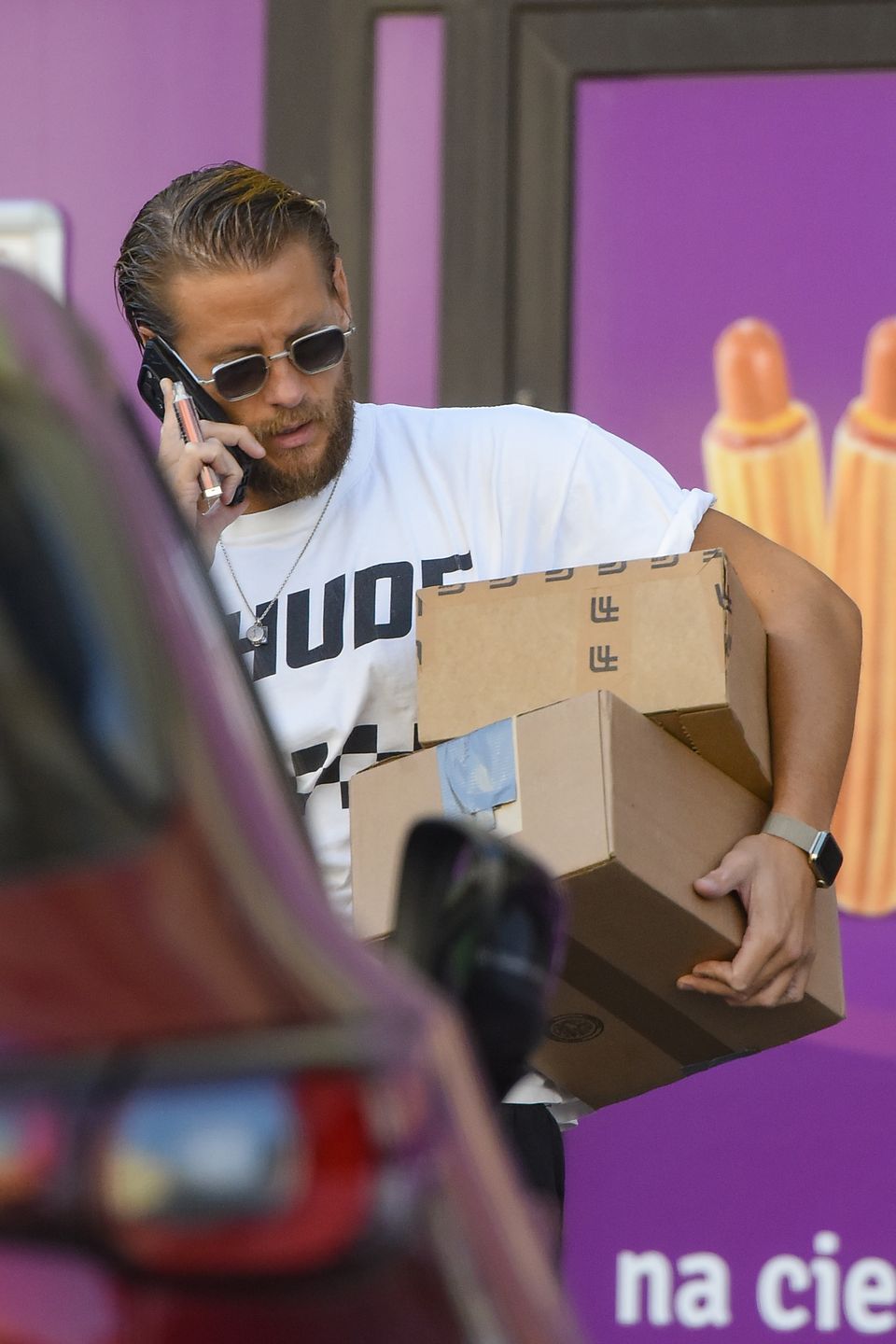 Sebastian Fabijański dwukrotnie parkuje porsche w niedozwolonym miejscu