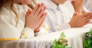 Pierwsza Komunia Święta w parafii pod wezwaniem świętych Piotra i Andrzeja w Jedlińsku. Zobacz zdjęcia