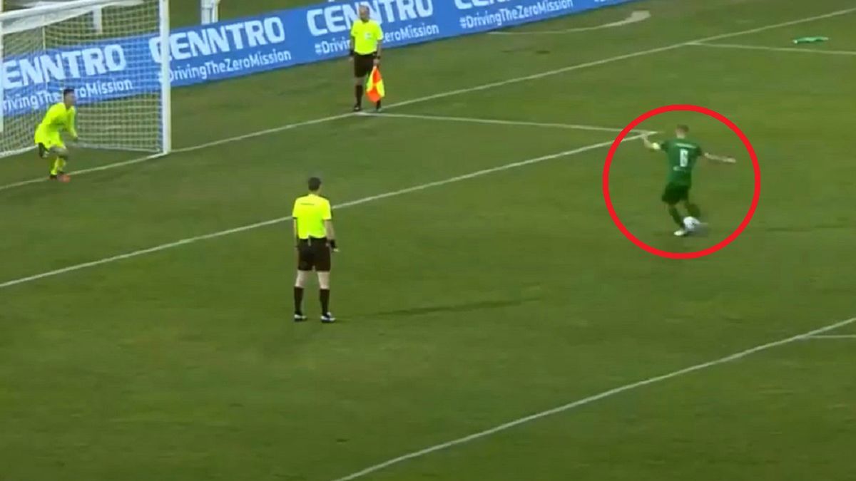 YouTube / gong.bg / Na zdjęciu: strzał Piotrowskiego