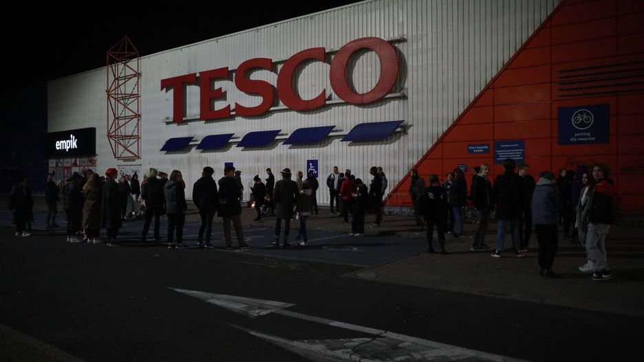 Mieszkańcy urządzili pożegnanie Tesco na Kabatach