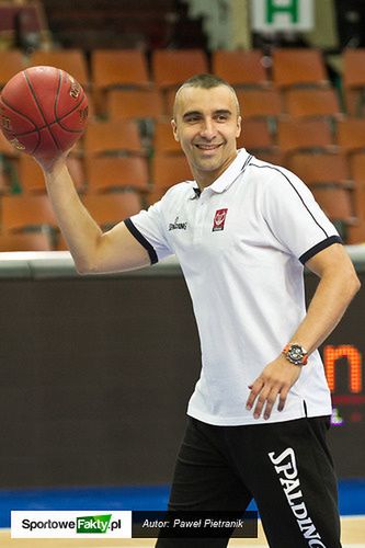 Andrzej Pluta: Polski musi iść przez szkoły