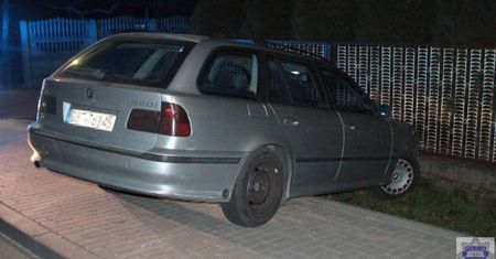 Pijany i bez uprawnień przejechał 500 km. Zakończył podróż, uderzając w płot