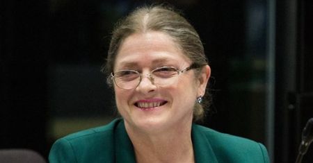 Tylko spójrz, co Krystyna Pawłowicz ma na głowie! Internauci szaleją