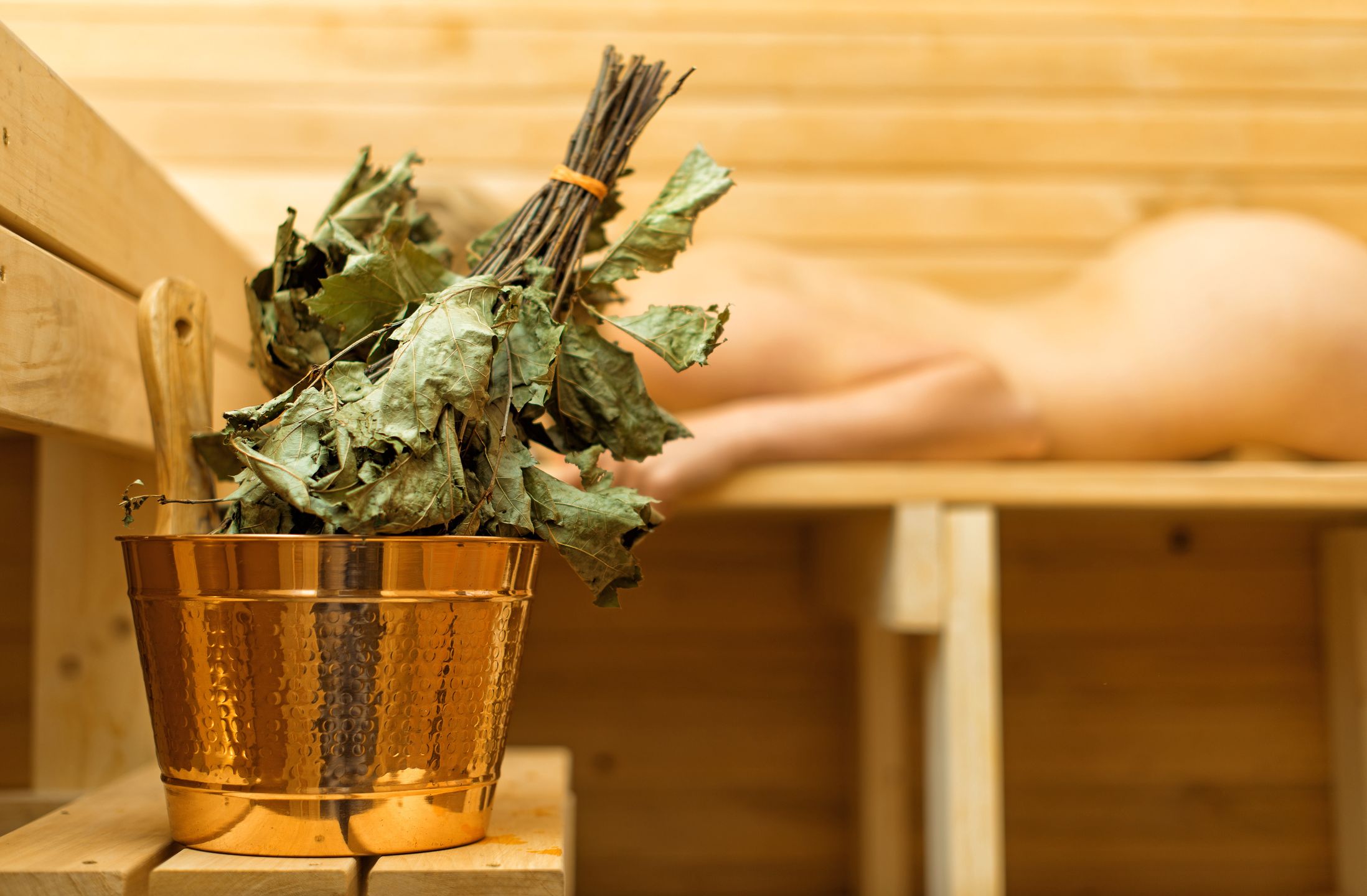 Na jednej z imprez w saunach, gdzie nie tylko o saunowanie chodziło, spotkaliśmy znajomą osobę z branży medialnej