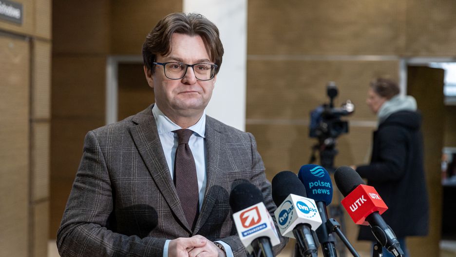 Rzecznik Prokuratury Okręgowej w Poznaniu Łukasz Wawrzyniak podczas briefingu prasowego dotyczącego zatrzymania Ewy Z.