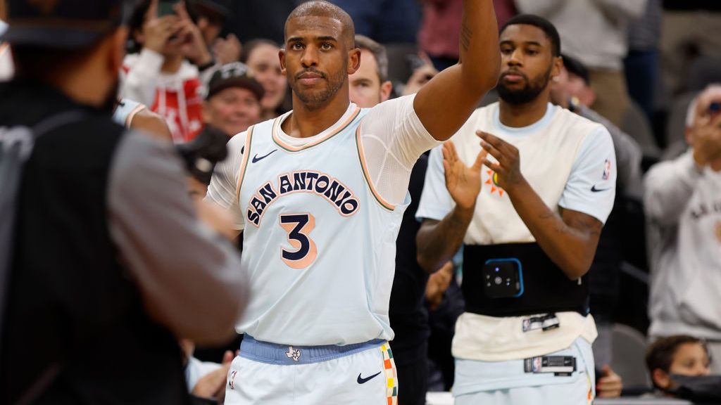 Getty Images / Ronald Cortes / Na zdjęciu: Chris Paul