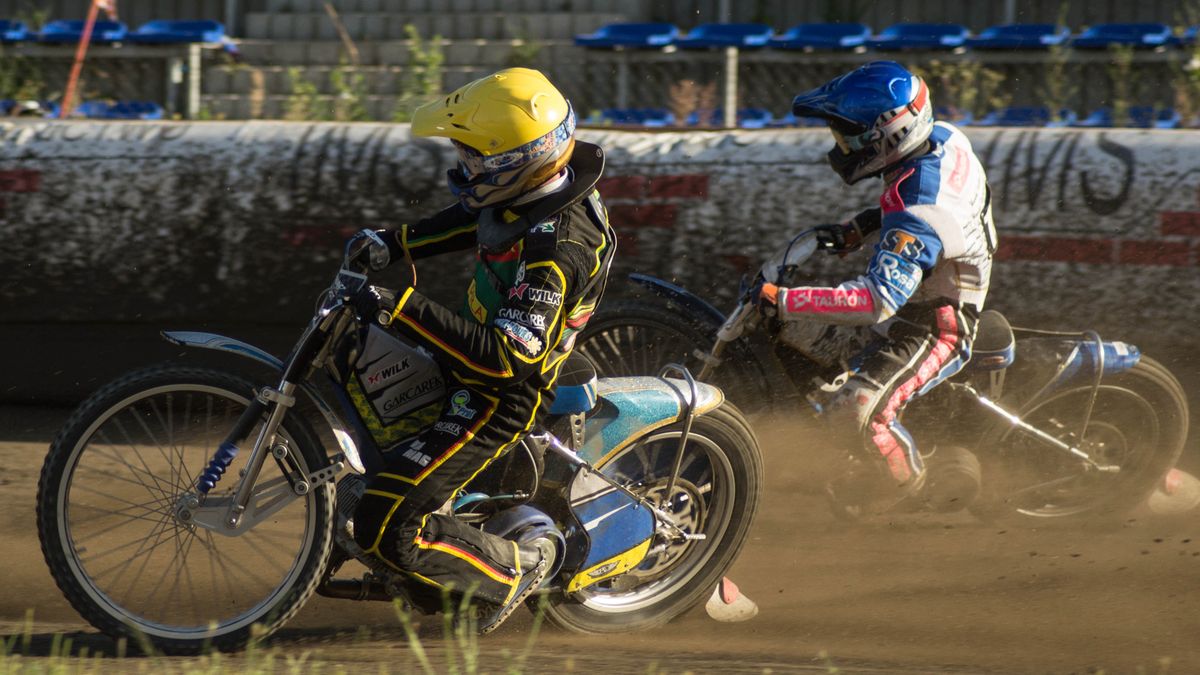 WP SportoweFakty / Ilona Jasica / Wanda - Polonia Piła. Tomasz Gapiński (na pierwszym planie) kontra Mateusz Szczepaniak