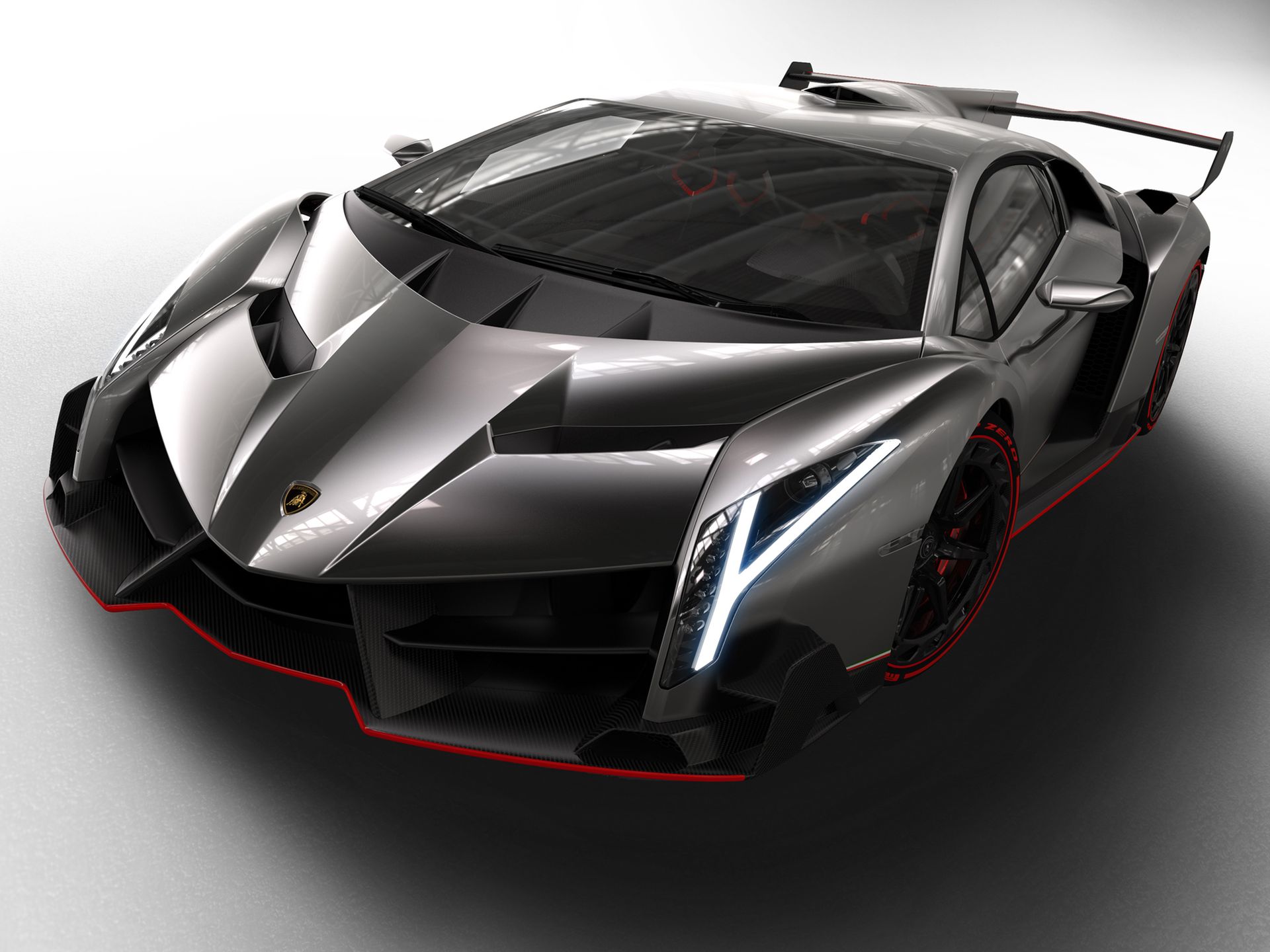 Od dekad z V12: ewolucja hipersamochodów Lamborghini 97