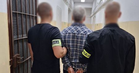 Wyposażył działkę na Kaszubach łupami z marketu. Wyniósł m.in. wannę