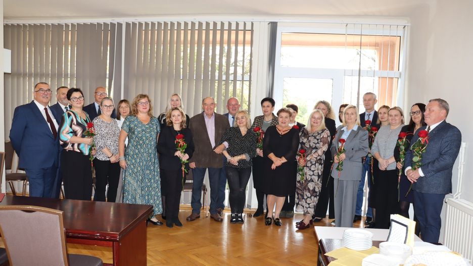 Dzień Nauczyciela 2025. Ci nauczyciele i dyrektorzy otrzymali nagrody burmistrza