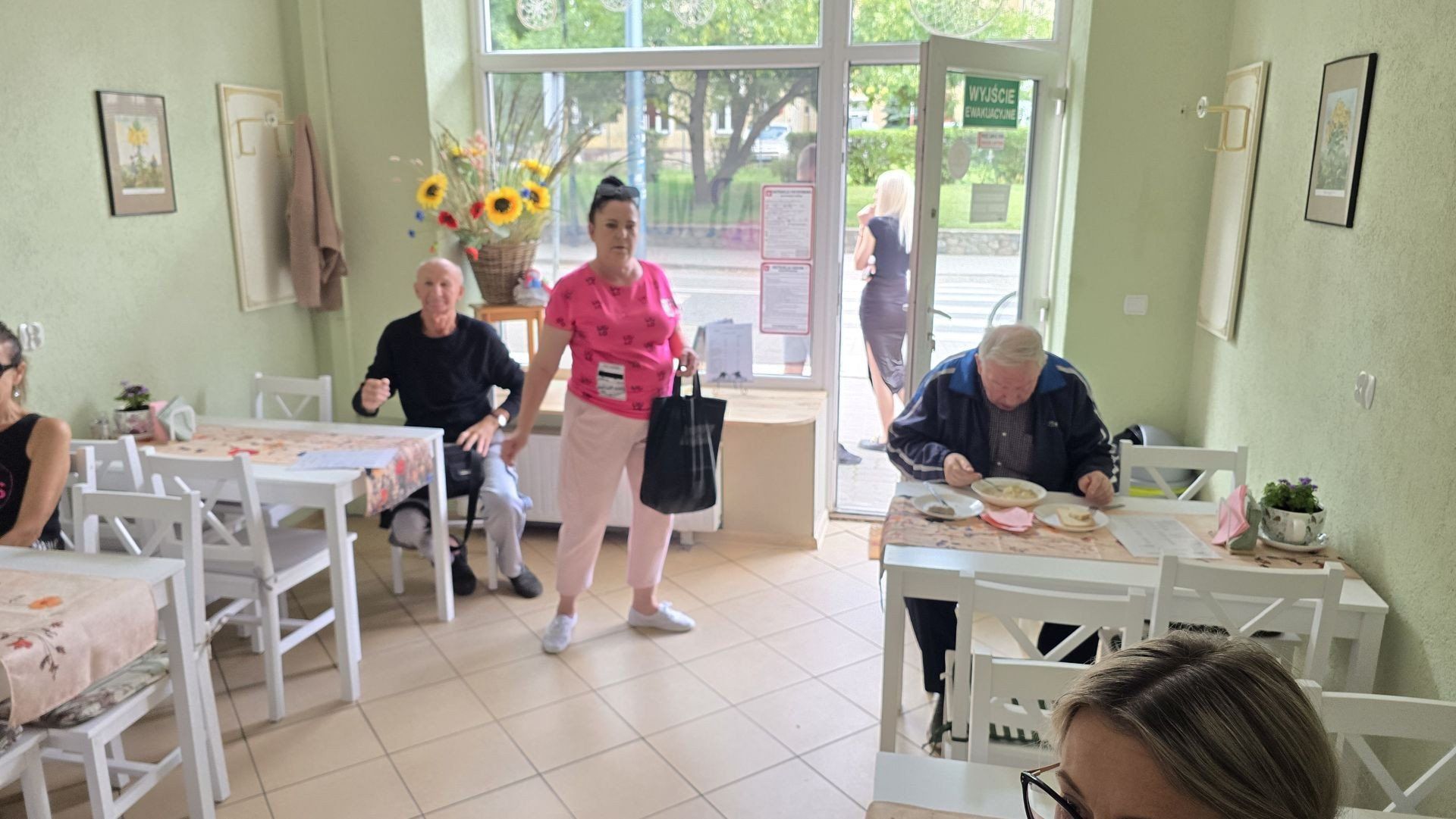 Bar mleczny w Aleksandrowie Kujawskim już otwarty. Domowe obiady przyciągnęły wielu smakoszy