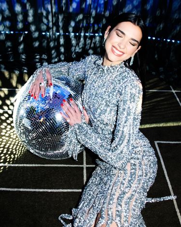 Dua Lipa – Oscary 2021, impreza u Eltona Johna