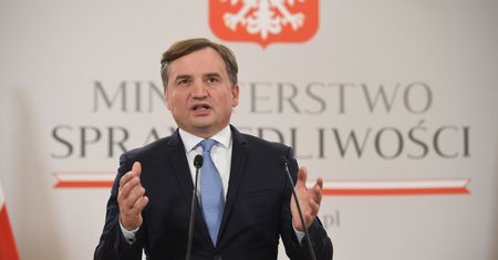 Ludzie Ziobry będą bronić smogu? Kuriozalne pismo