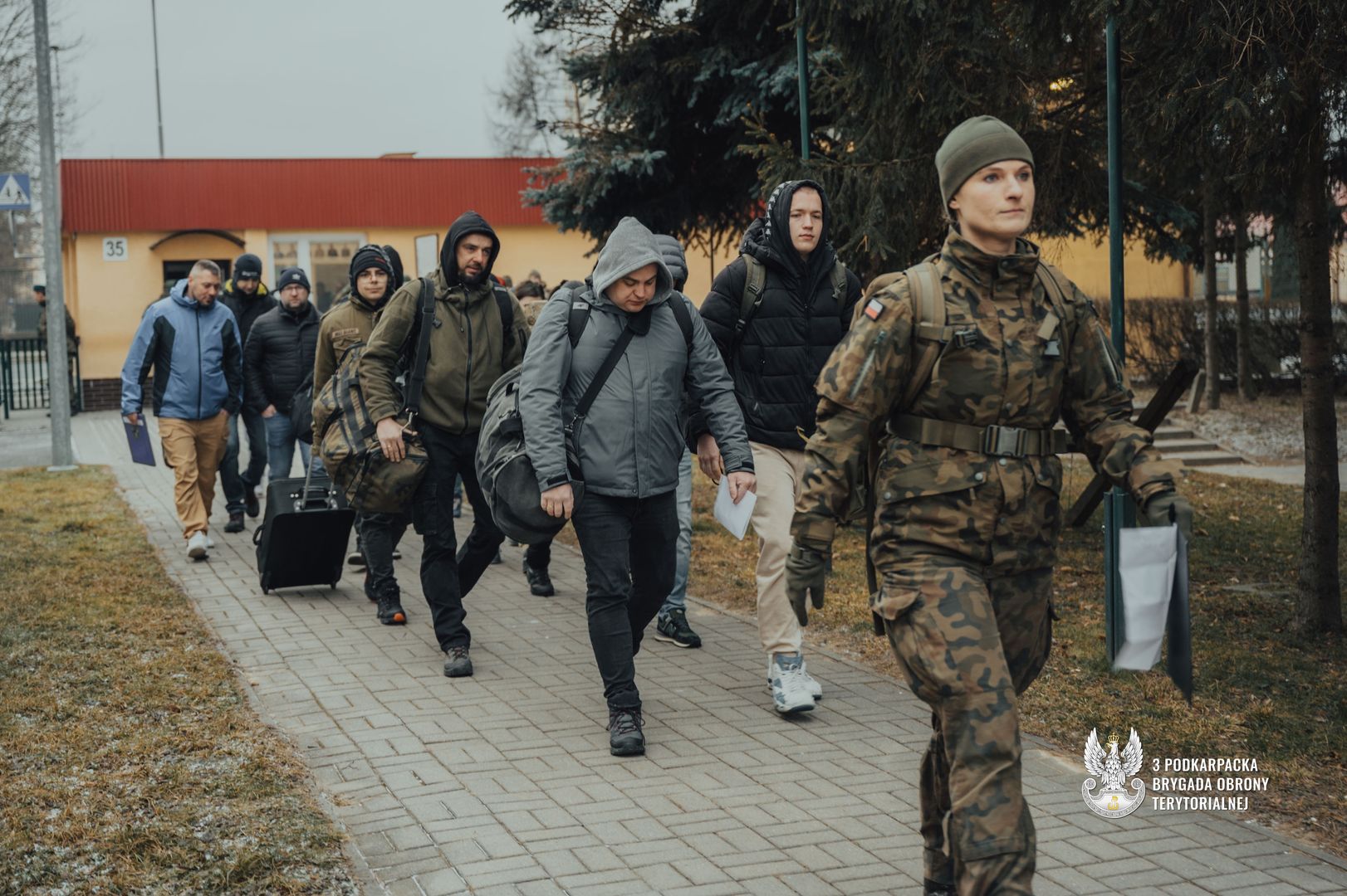 Ruszyło szkolenie ochotników. Woleli służbę w WOT od wyjazdu na ferie