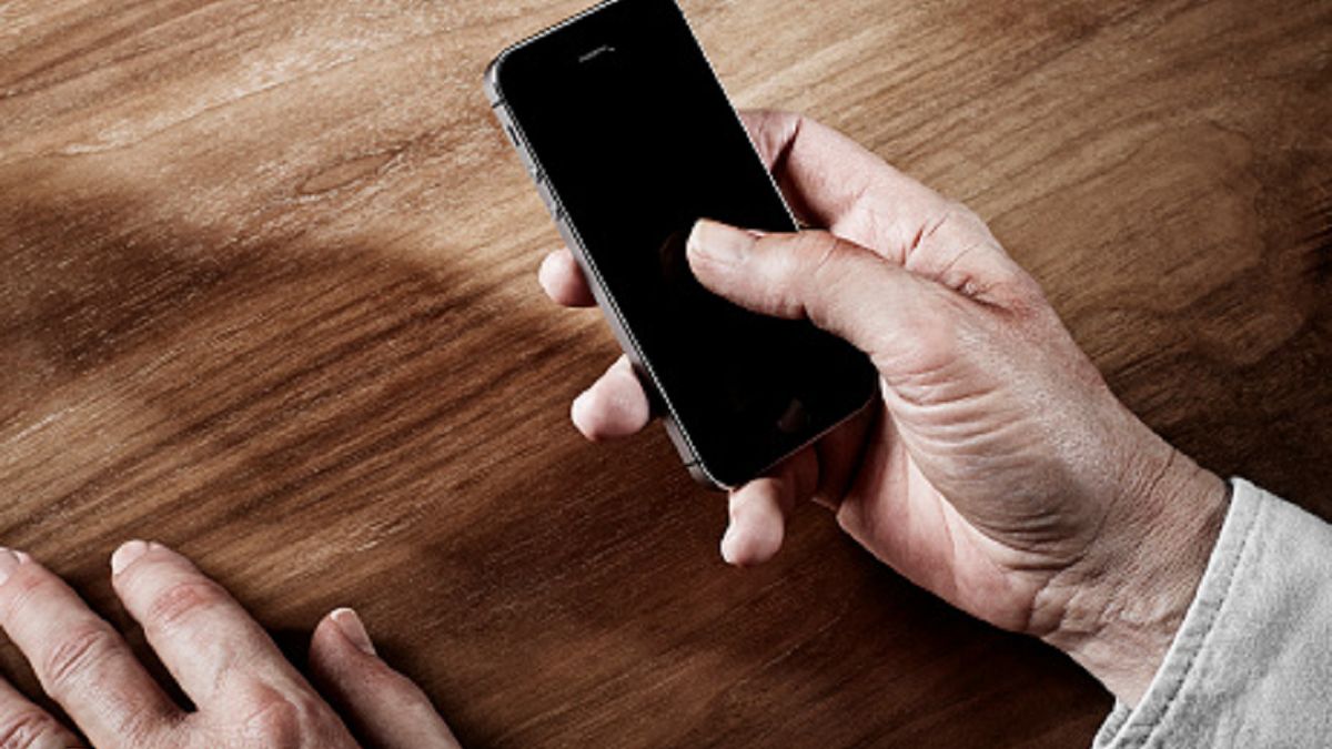 Kobieta padła ofiarą oszustwa.