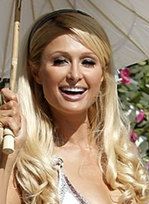 Paris Hilton szuka przyjaciółki