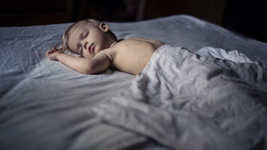 Koszmar mamy. Położyła syna na drzemkę, obudził się walcząc o życie