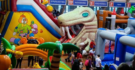 Najradośniejsze wydarzenie tej jesieni! Festiwal Dmuchańców zgromadził setki rodzin