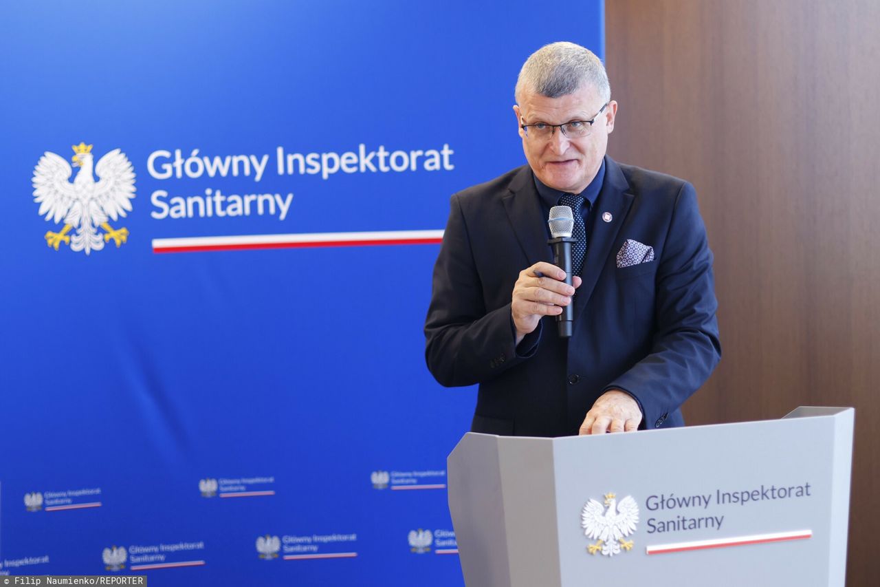 Nie będzie nakazu noszenia maseczek. Ale sytuacja epidemiczna jest coraz gorsza