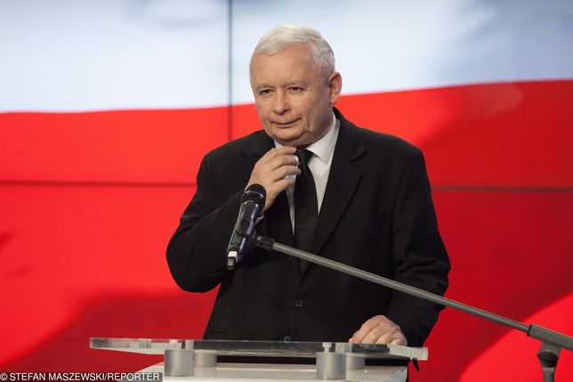 Wybory parlamentarne to mobilizacja największych nazwisk. Jarosław Kaczyński, prezes PiS w siedzibie partii na Nowogrodzkiej.