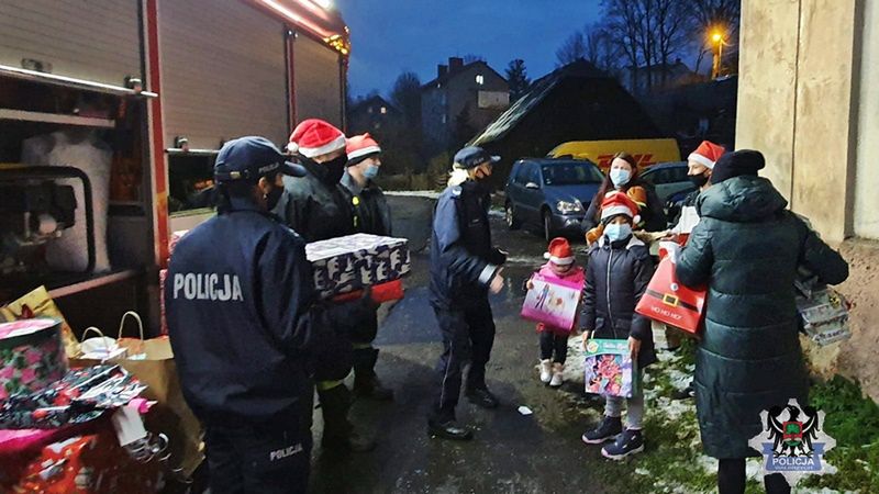 Wałbrzych. Świąteczna paczka dla chorej 9-latki i jej rodziny. Dziewczynka walczy z nowotworem