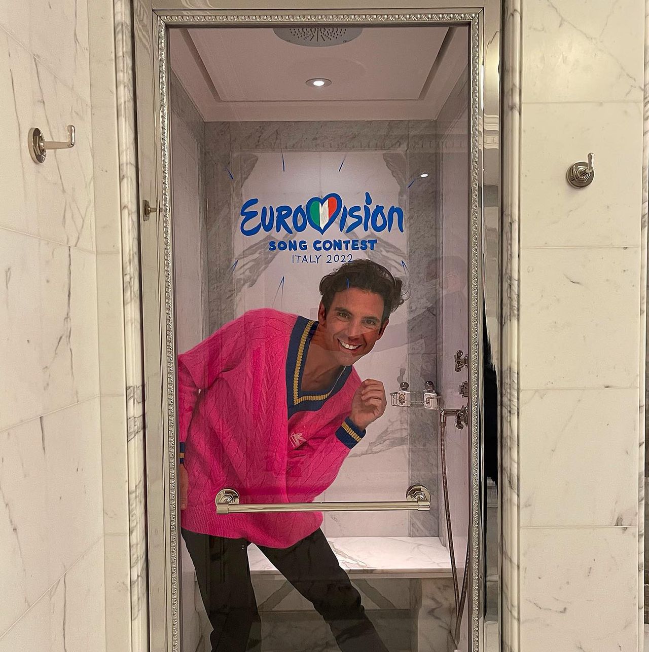 Mika – prowadzący Eurowizję 2022