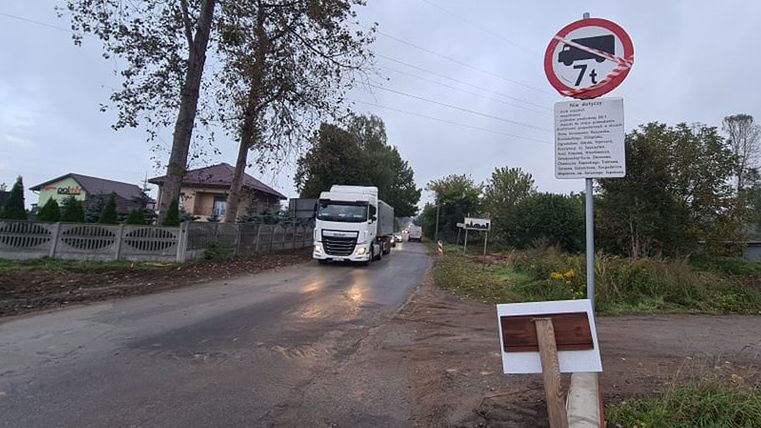 Dąbrowa Górnicza. Tiry od 1 października nie mają już wjazdu na lokalne drogi w kilku dąbrowskich dzielnicach.