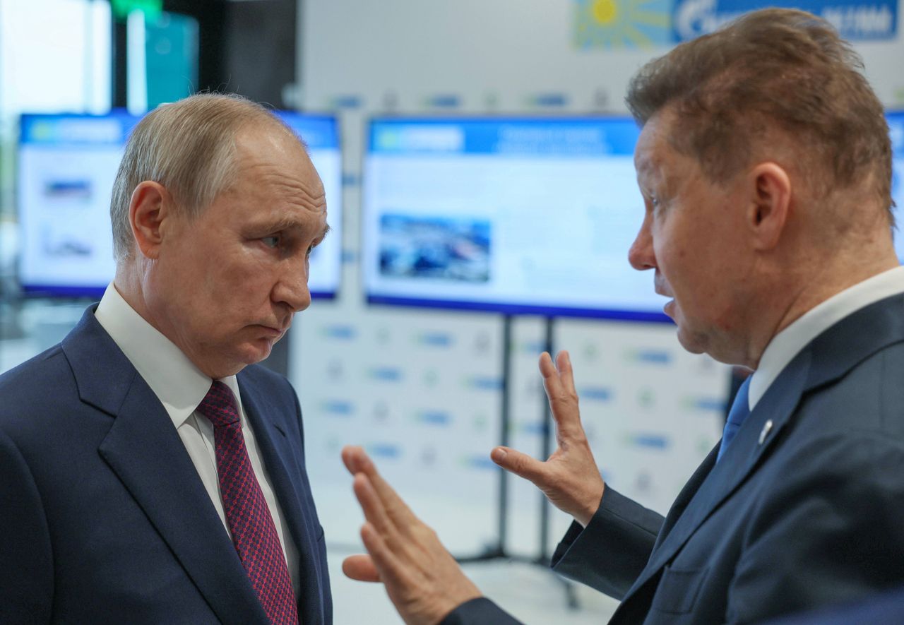 Wladimir Putin and Gazprom CEO Alexei Miller