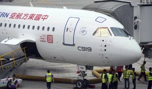 Samoloty z Chin omijają Rosję. Decyzja USA