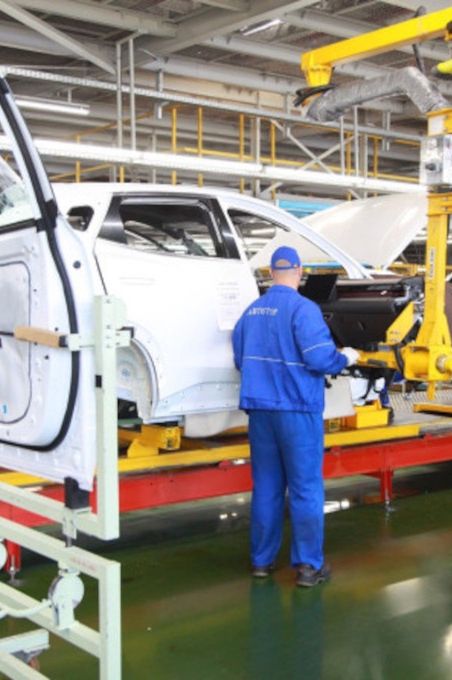 Zapaść na rosyjskim rynku. Klienci nie mają pieniędzy lub czekają na europejskie marki