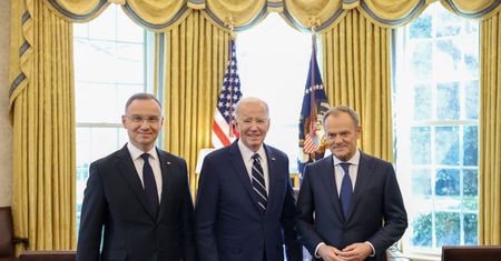 Duda i Tusk w Białym Domu. Ocena eksperta od mowy ciała
