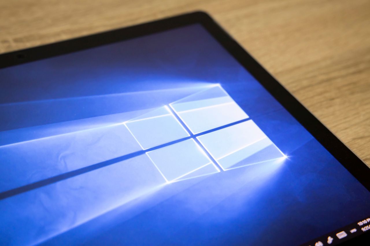 Nowy filmik na Instagramie sugeruje, co Microsoft planuje dla Window 10, fot. charnsitr/Shutterstock