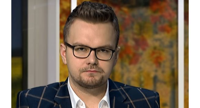 Karol Plewa w redakcji Mediów Narodowych, związanych ze Stowarzyszeniem Marsz Niepodległości