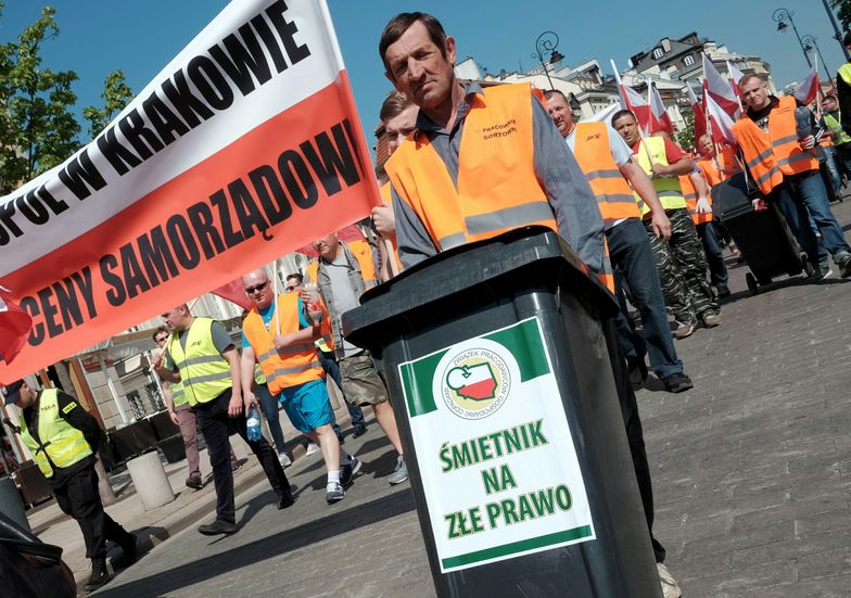 Protest branży śmieciowej przeciw zmianom przepisów dotyczących odbioru odpadów