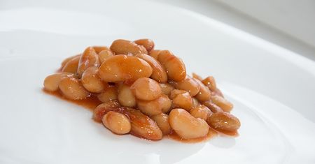Pieczona fasola w puszce bez dodatku soli