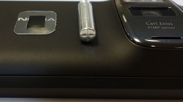 Kompaktowa lampa błyskowa - przełom w komórkowej fotografii? 1