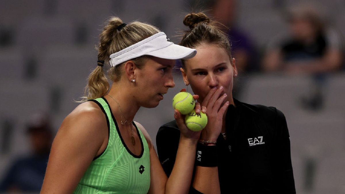 Zdjęcie okładkowe artykułu: Getty Images / Tom Pennington / Na zdjęciu: Elise Mertens i Weronika Kudermetowa