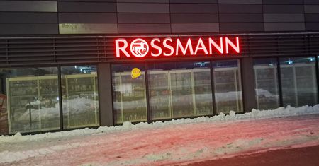 Właśnie się zaczęło. Rossmann ogłasza. Takie ceny do 25.02