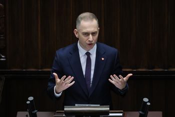 "To się skończy prokuraturą". Mocna zapowiedź Tomczyka po posiedzeniu