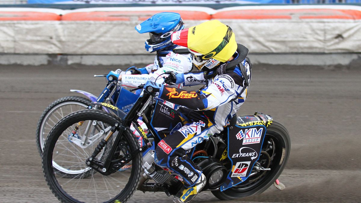 WP SportoweFakty / Adrian Skorupski / Orzeł - Motor. Jakub Miśkowiak w kasku niebieskim.