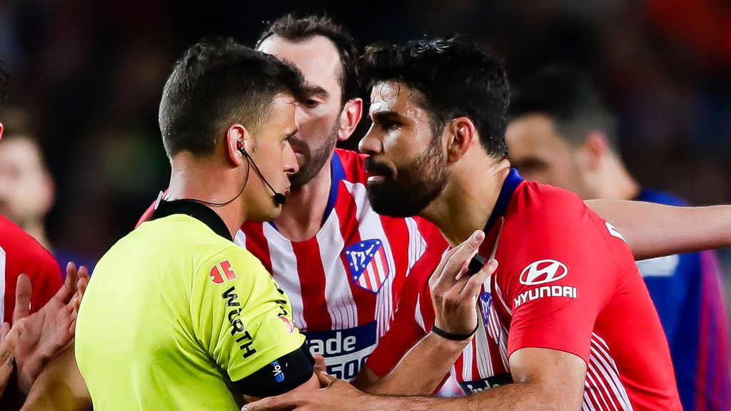 Zdjęcie okładkowe artykułu: Getty Images /  Eric Alonso/MB Media / Na zdjęciu: sędzia Jesus Gil i Diego Costa 