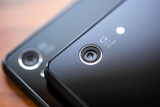 Na dole Xperii Z3, na na górze Z3 Compact