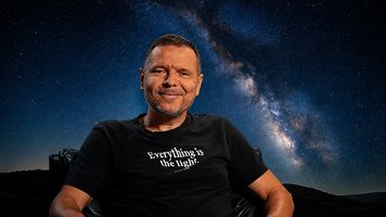 "Gdyby prędkość światła uległa zmianie, to  sypie się wszystko". Ekspert o granicy wszechświata