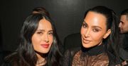 Elegancka Kim Kardashian z Salmą Hayek u boku bryluje na pokazie Balenciagi w Paryżu (ZDJĘCIA)