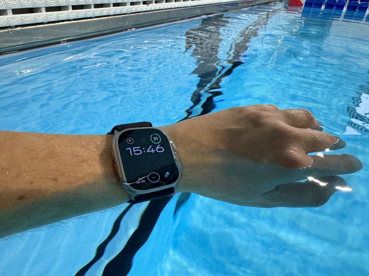 Apple Watch ultra 2 w wodzie