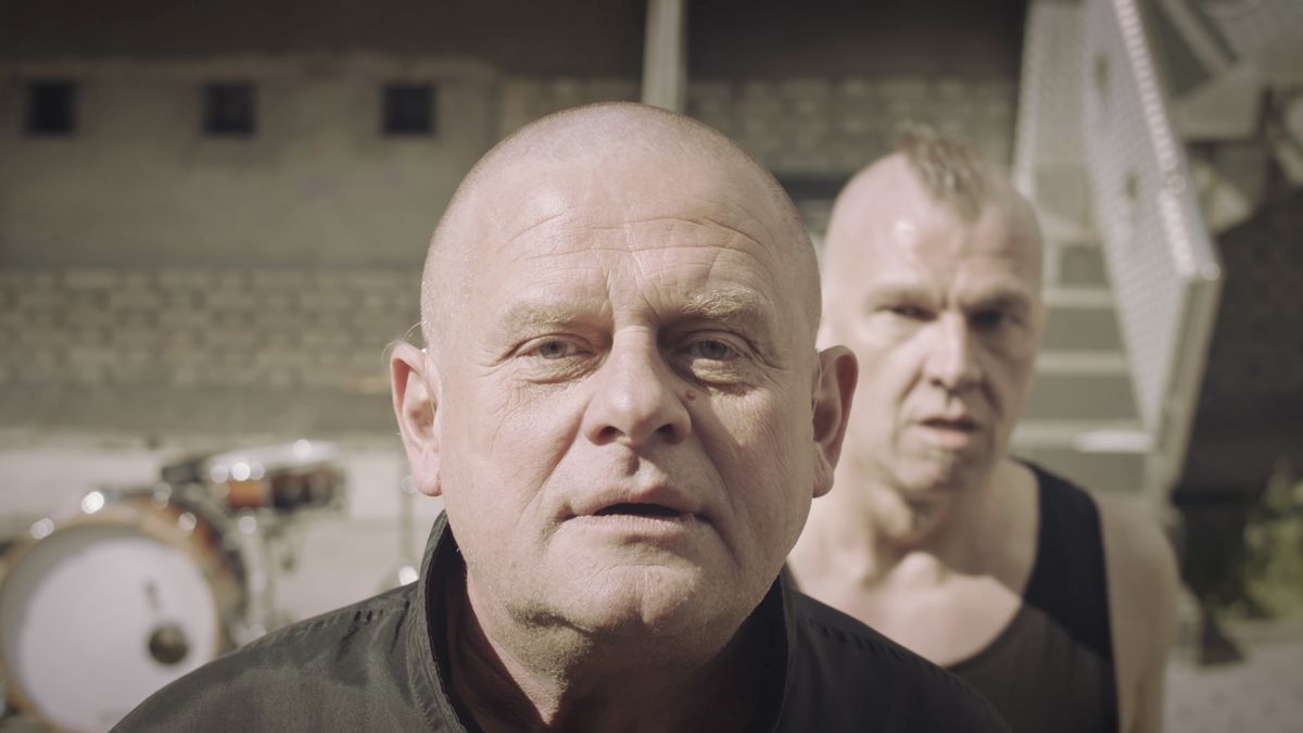 Kazik: kadr z teledysku Twój ból jest lepszy niż mój, fot. S.P. RECORDS/YouTube