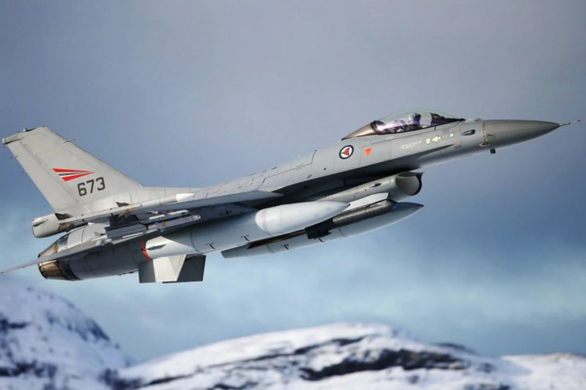 Ukraina dostanie 12 samolotów F-16 od Norwegów