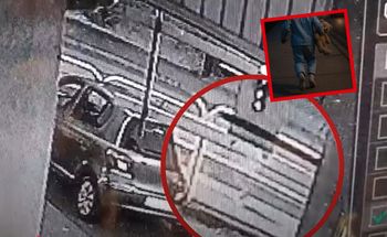 2-latek w piżamie na ruchliwej ulicy. Policja pokazuje nagranie