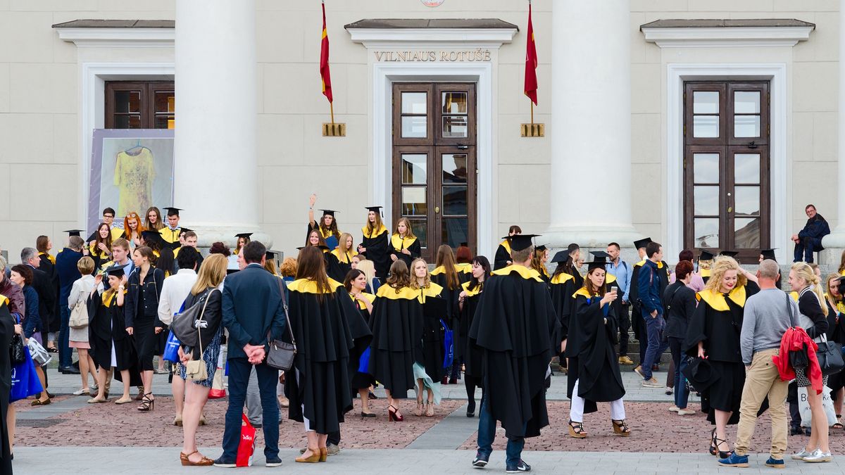 Absolwenci Europejskiego Uniwersytetu Humanistycznego 