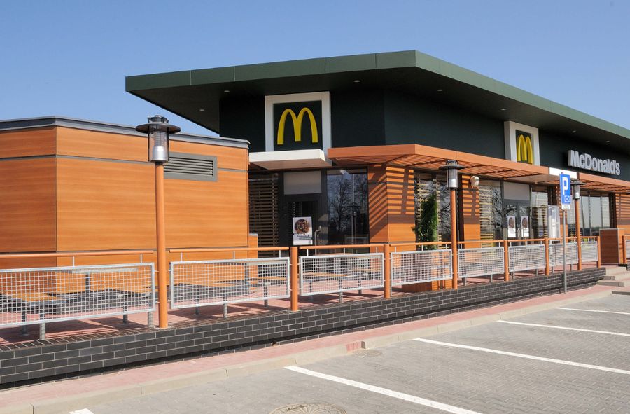 McDonald's podniósł cenę cheeseburgera